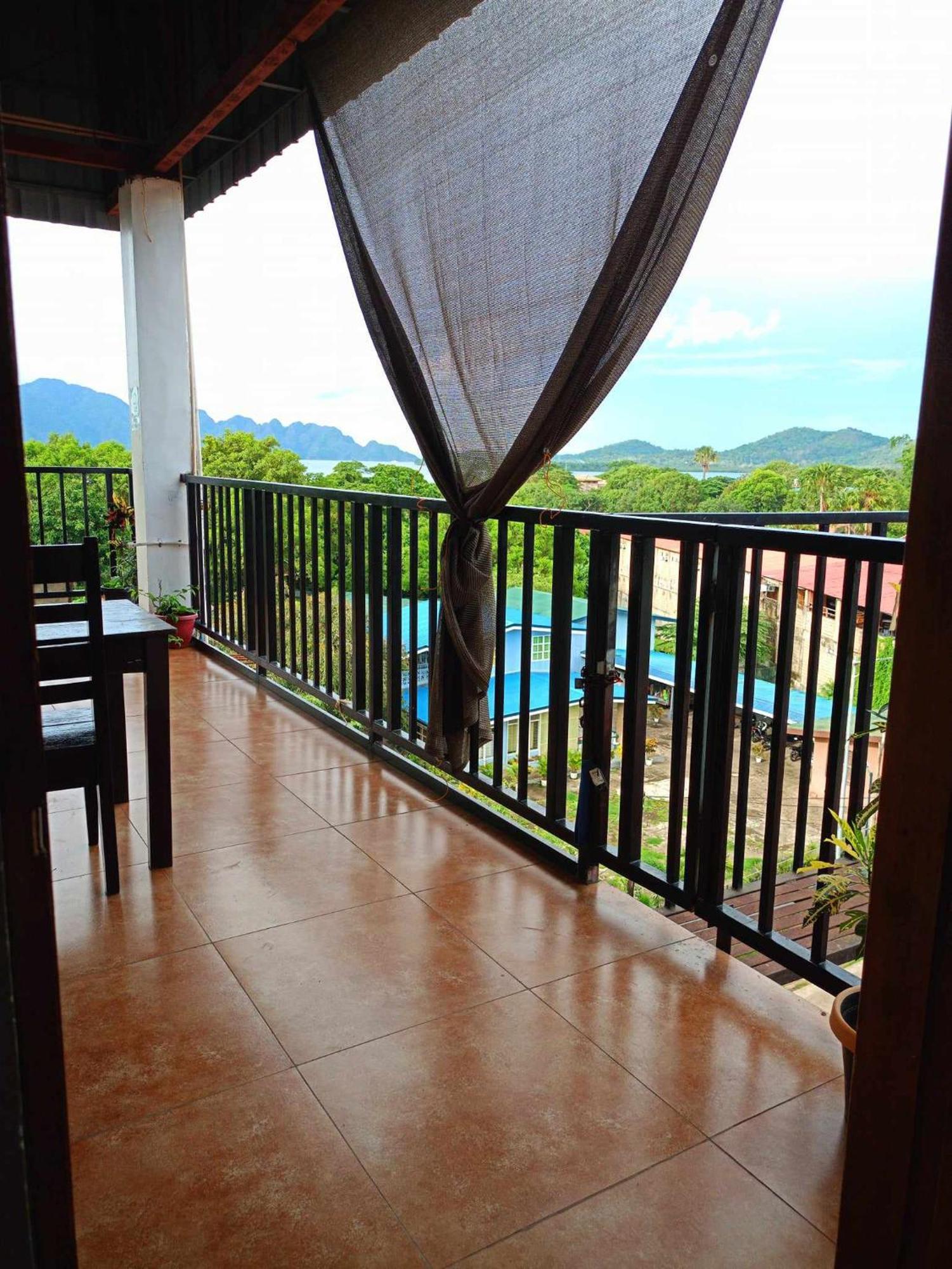 Alec Lodge Coron Luaran gambar